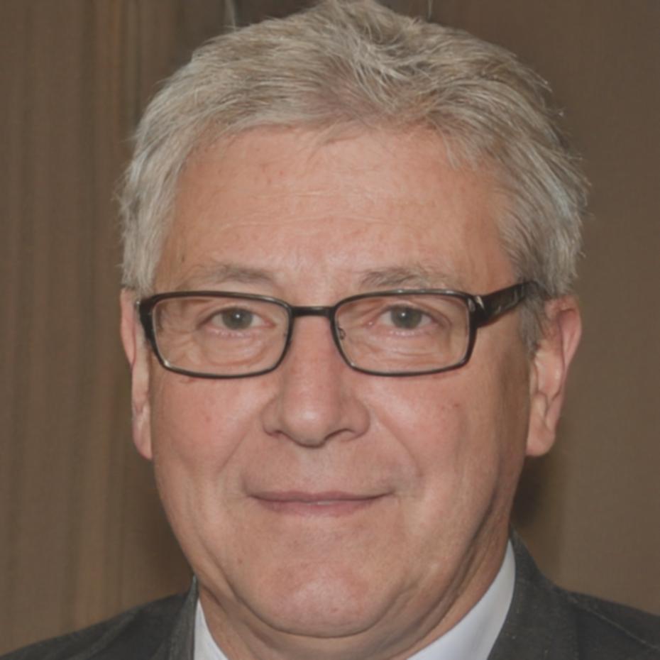 Instructor principal Sebastián Morales